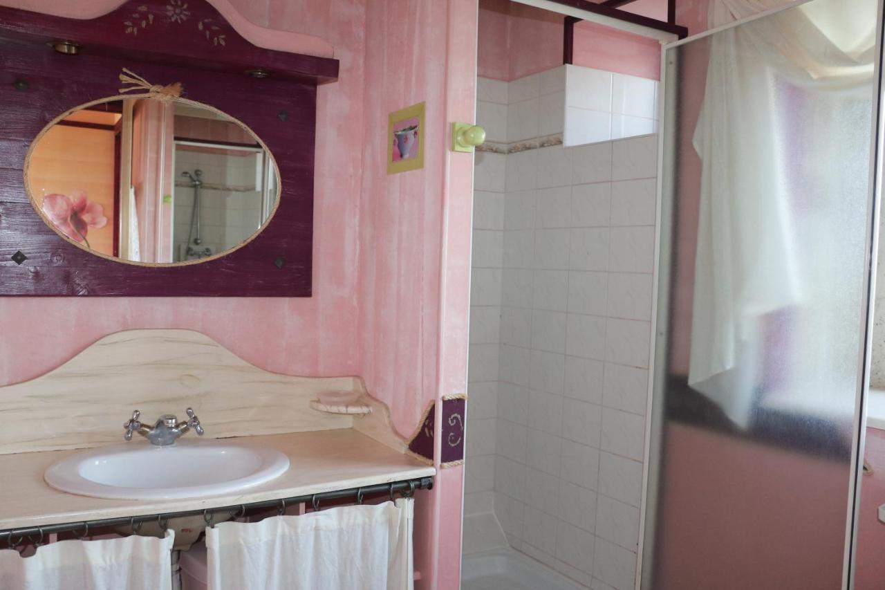 Les Gites Aux Volets Roses Landunvez Exterior foto